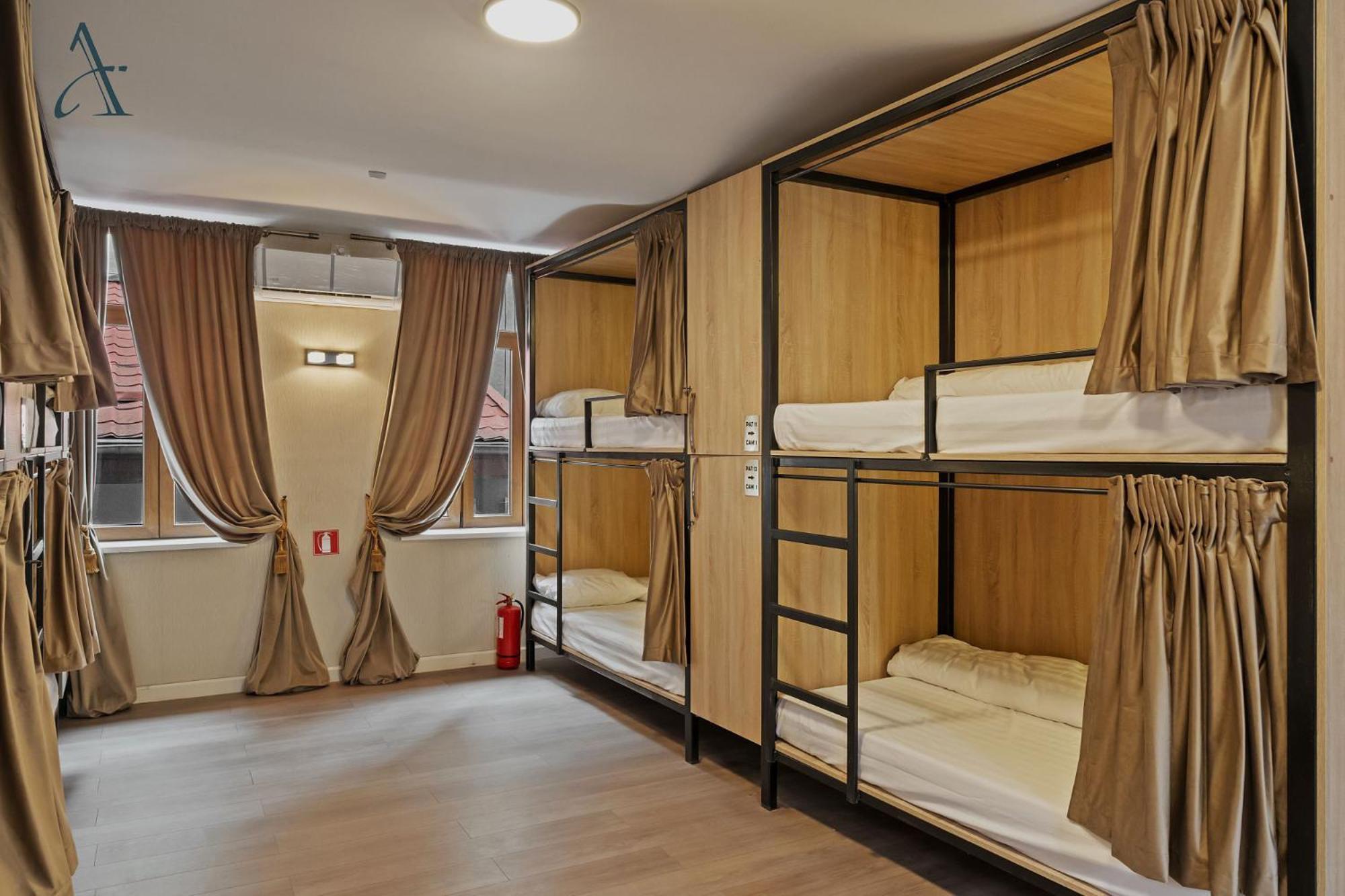 Ramana Garden Hostel - Self-Service Accommodation บูคาเรสต์ ภายนอก รูปภาพ